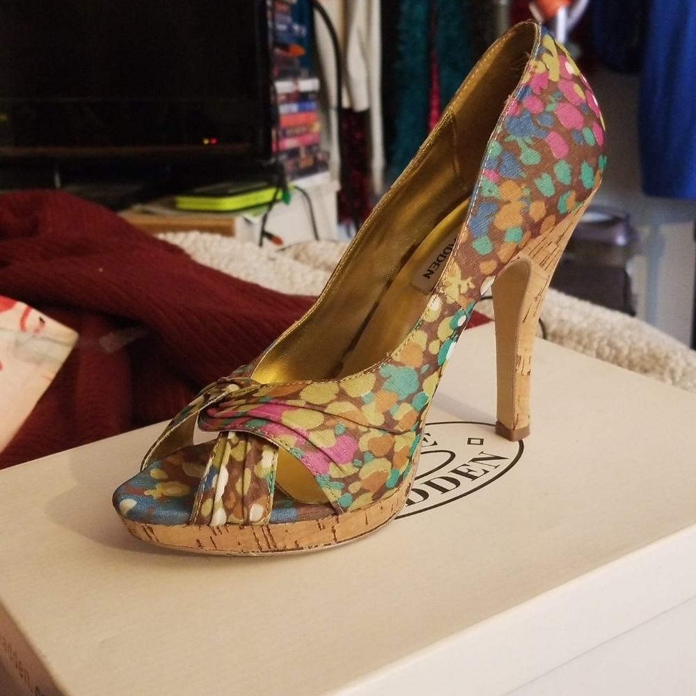 Steve Madden 6 1/2 multi color heels